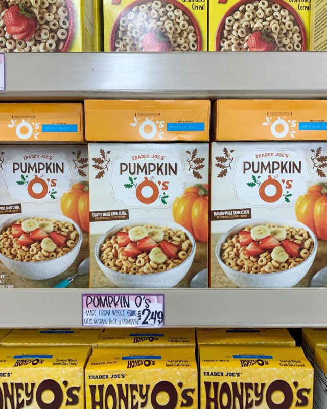 One of the reasons I love TJ’s pumpkin o’s 🎃 so much is because they are PACKED with the most amazing, natural-tasting pumpkin flavor. I feel like it’s not an easy flavor to recreate in different products but TJ’s has it down. I like to enjoy the o’s in a ton of different ways:

• With vanilla almond milk (super tasty because the flavor soaks into the almond milk, giving you the most amazing ‘cereal milk’ to finish at the end)
• As a smoothie topping
• In a DIY trail mix with raw almonds and pumpkin seeds